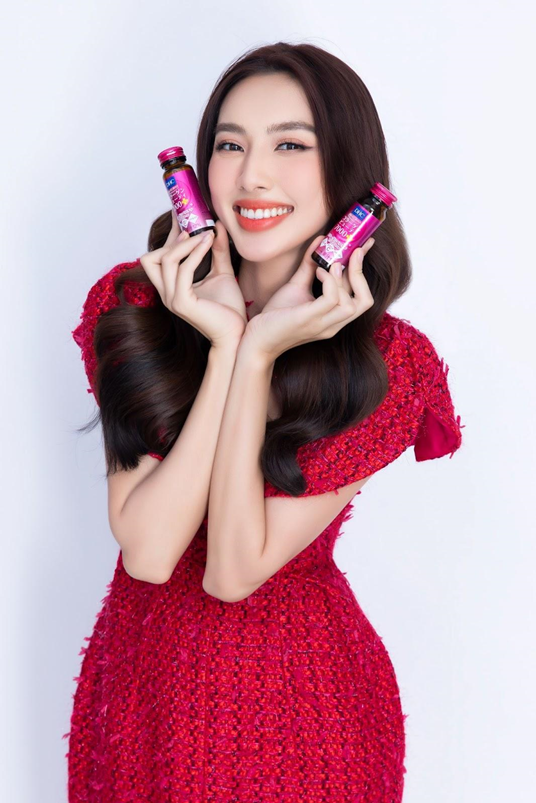 Hoa hậu Thùy Tiên chăm sóc da với collagen