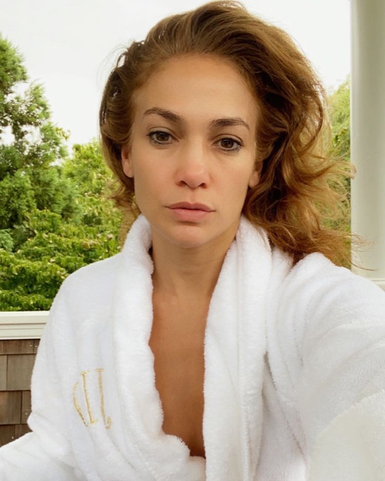 Jennifer Lopez nói không với đồ có cồn hay thuốc lá