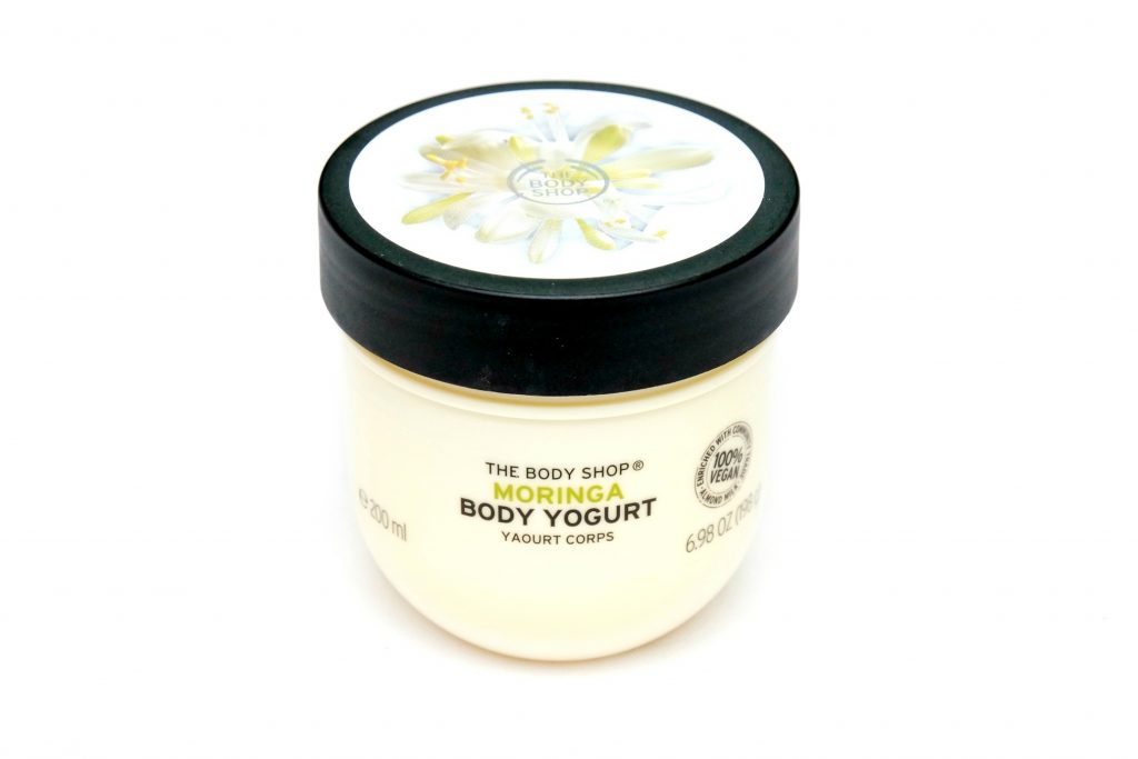 Dưỡng da với Sữa chua dưỡng thể The Body Shop Moringa Body Yogurt