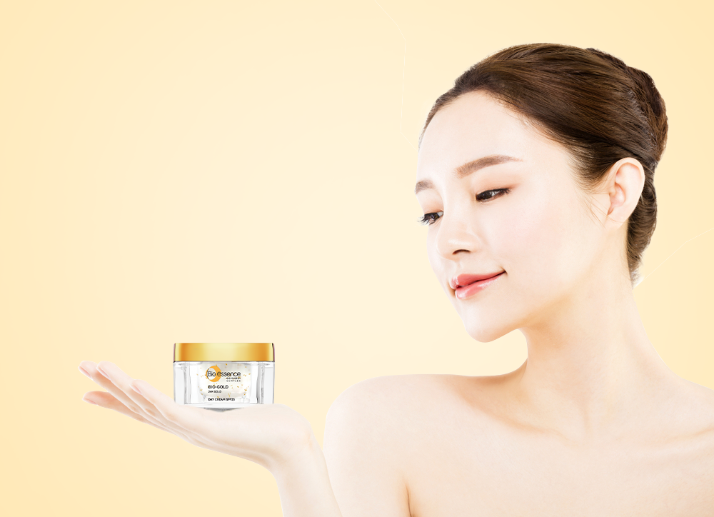 Bạn gái hoàn toàn có thể chăm sóc da tại nhà với các sản phẩm chứa vàng 24K có tích hợp công nghệ hỗ trợ độc quyền